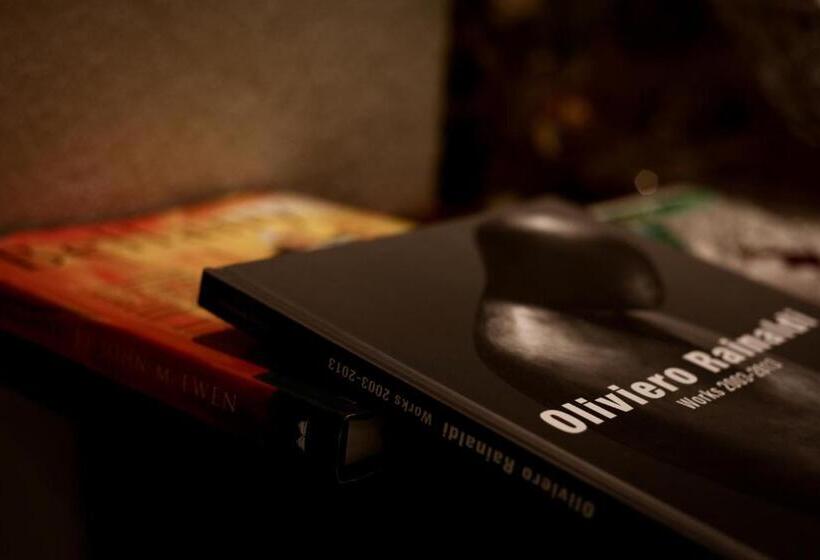 ベッドアンドブレックファースト Art Boutique Hotel Acchiappasogni