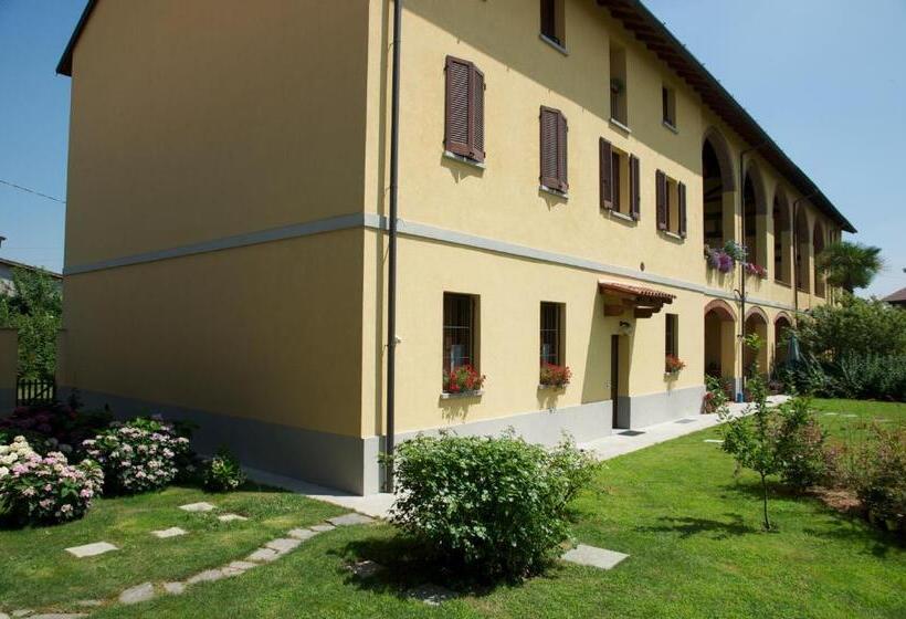 ベッドアンドブレックファースト Cascina Delle Mele