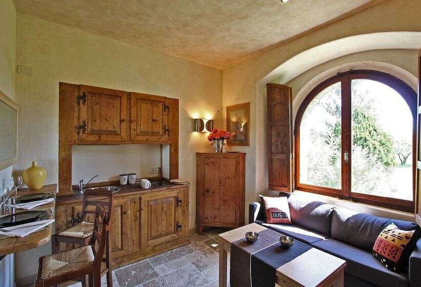 تختخواب و صبحانه Castrum Di Serravalle