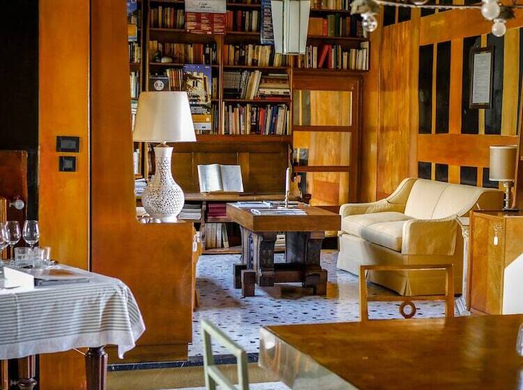 ベッドアンドブレックファースト Castrum Di Serravalle