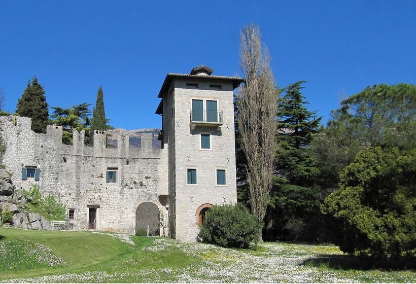 ベッドアンドブレックファースト Castrum Di Serravalle