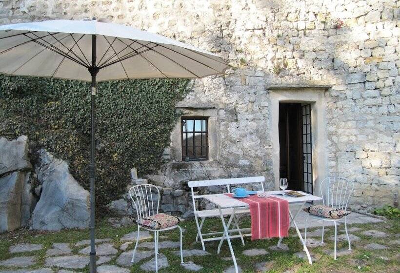 ベッドアンドブレックファースト Castrum Di Serravalle