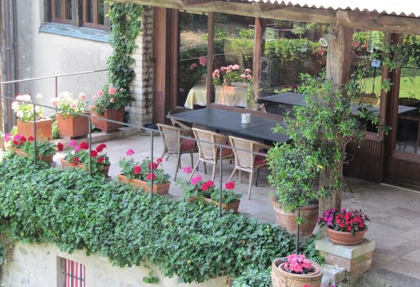 ベッドアンドブレックファースト Castrum Di Serravalle