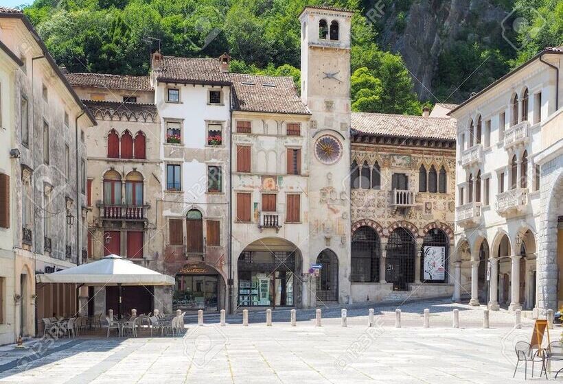 ベッドアンドブレックファースト Castrum Di Serravalle