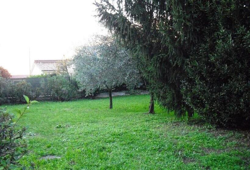 ベッドアンドブレックファースト Girelli Sorelle