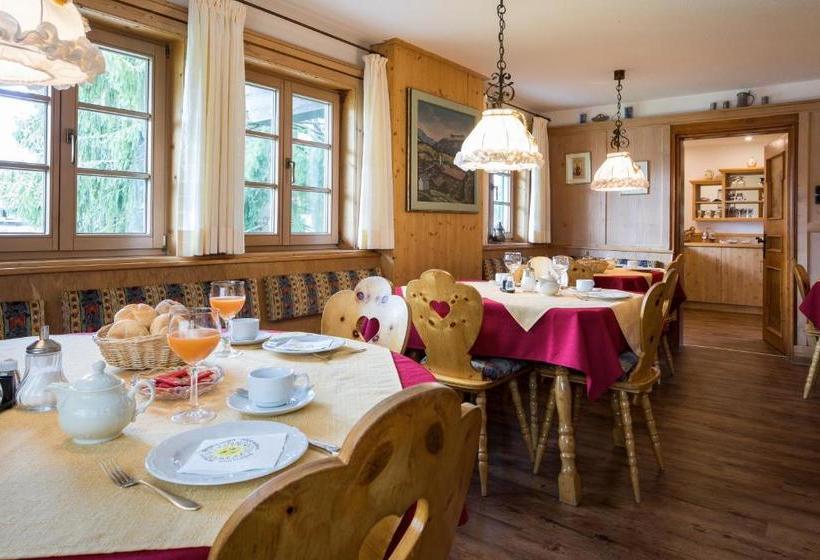 مبيت وإفطار Gästehaus Walserheimat