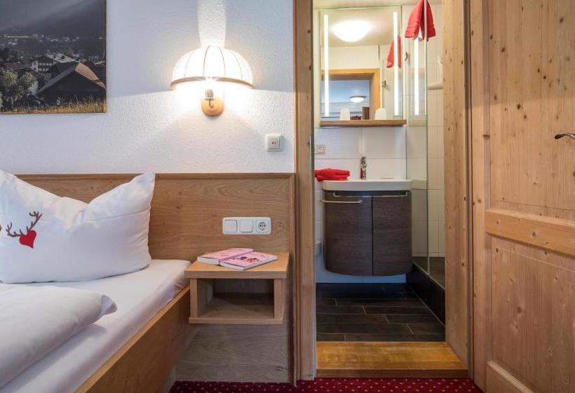 مبيت وإفطار Gästehaus Walserheimat