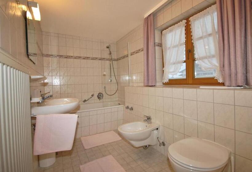 مبيت وإفطار Gästehaus Walserheimat