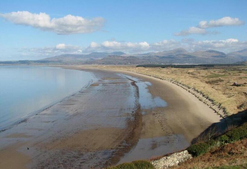 민박 Gwrach Ynys Country Guest House