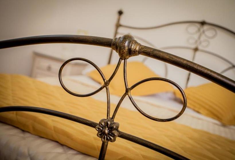 Bed and Breakfast Il Portico Camere E Caffè   Centro Città