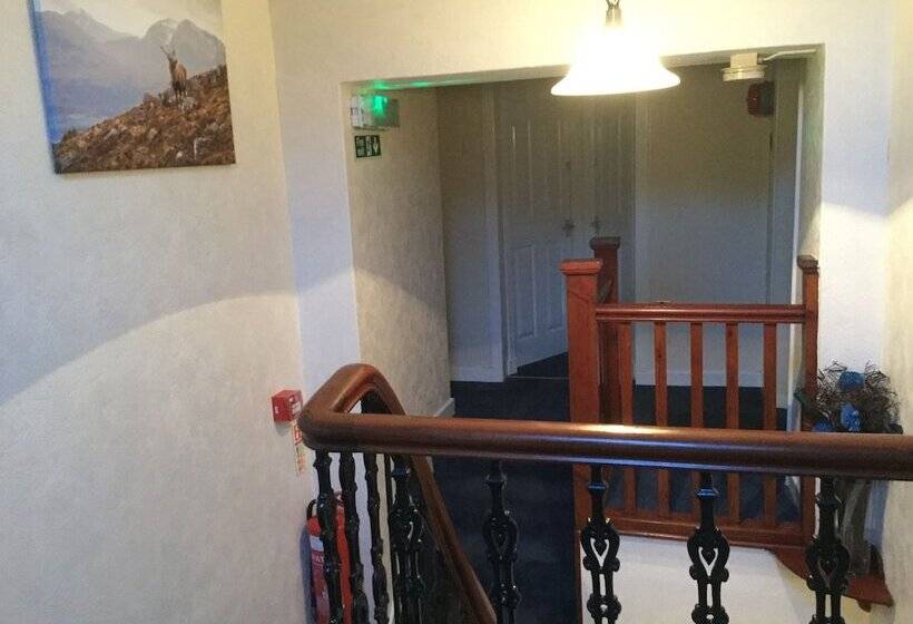 مبيت وإفطار Inverour Guest House