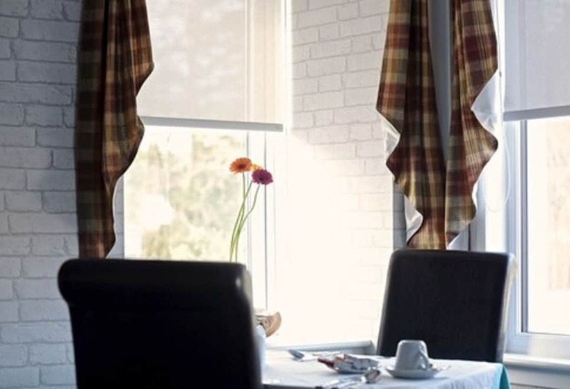 مبيت وإفطار Inverour Guest House