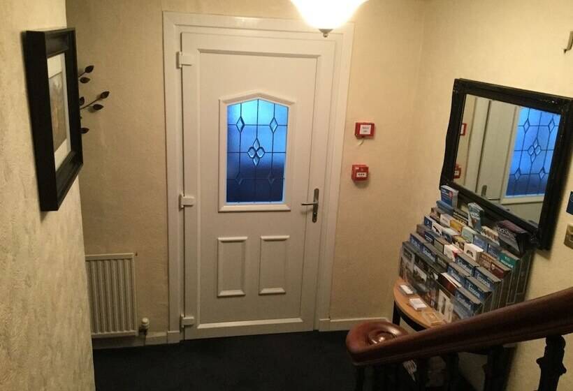 مبيت وإفطار Inverour Guest House