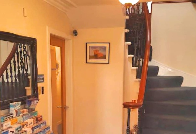 مبيت وإفطار Inverour Guest House