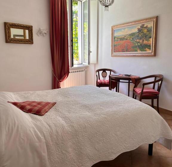 تختخواب و صبحانه La Dolce Vita