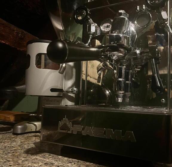 تختخواب و صبحانه La Dolce Vita