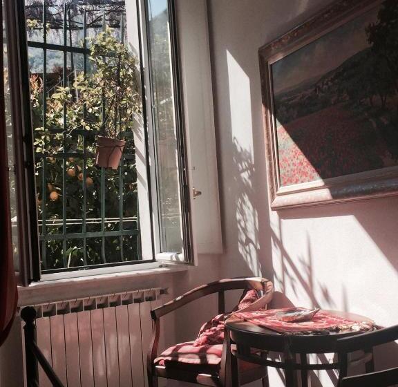 تختخواب و صبحانه La Dolce Vita