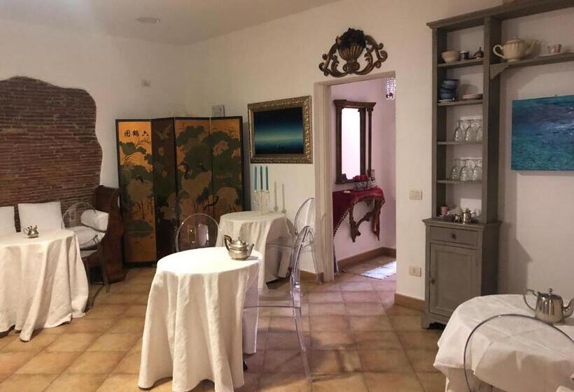 تختخواب و صبحانه La Dolce Vita