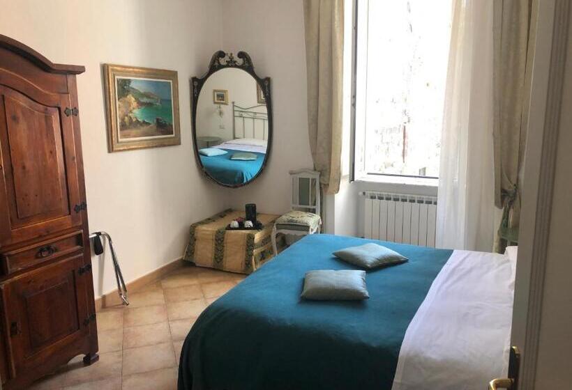 تختخواب و صبحانه La Dolce Vita