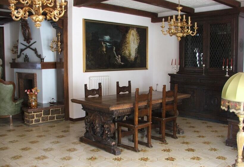 住宿加早餐  La Villa