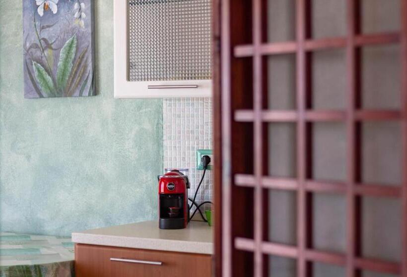 Bed and Breakfast Roccabianca Rooms & Studios