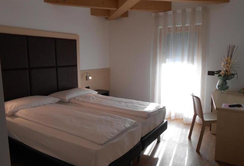 مبيت وإفطار Villa Cameras Room And Breakfast