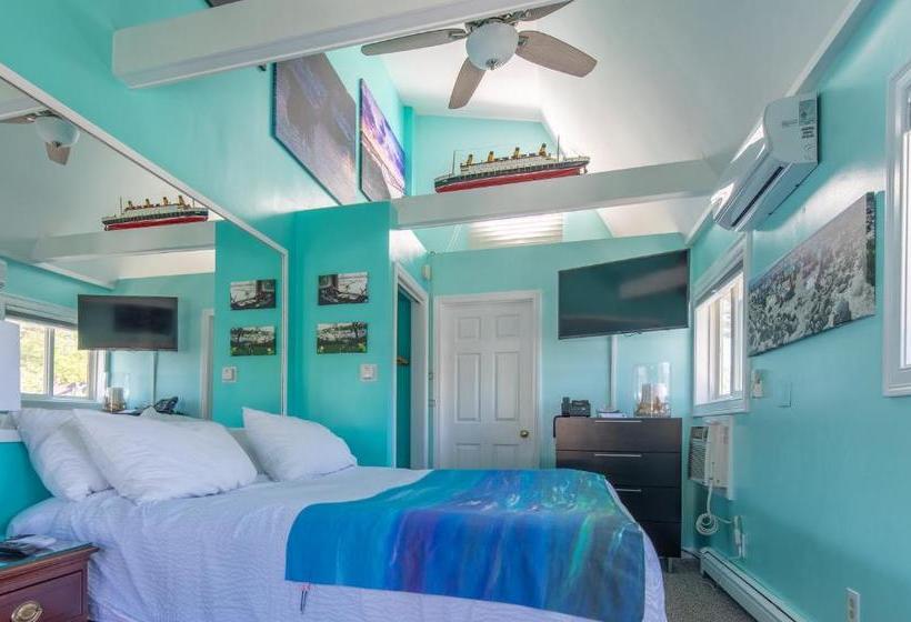 Footbridge Beach Motel