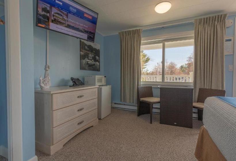 Footbridge Beach Motel