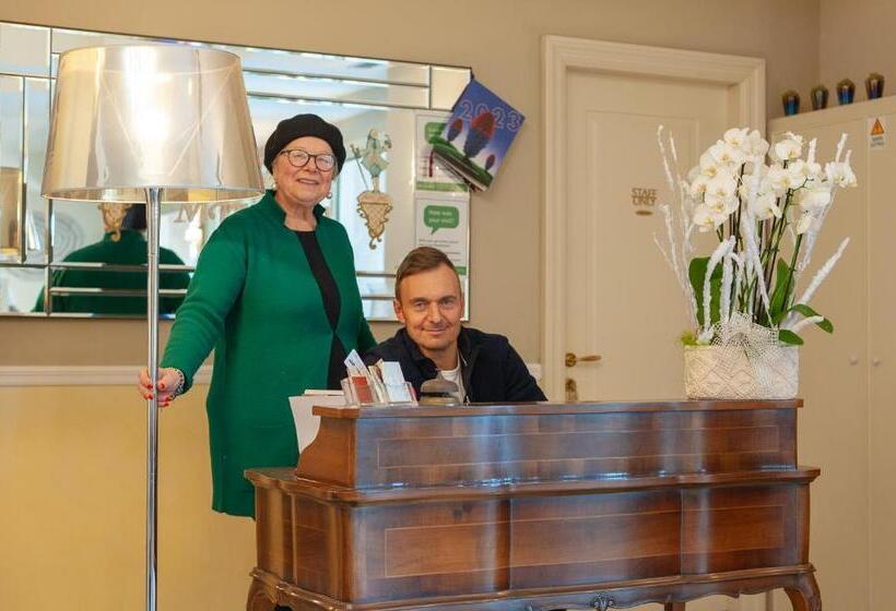 ホテル Albergo Minuetto