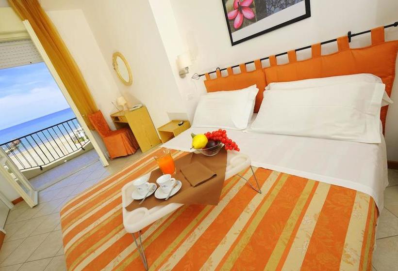 Ambasciatori Hotel   Beach Front  Breakfast Xxl & Brunch Until 12 30pm