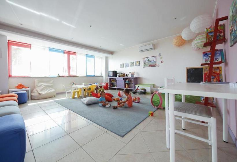 Ambasciatori Hotel   Beach Front  Breakfast Xxl & Brunch Until 12 30pm