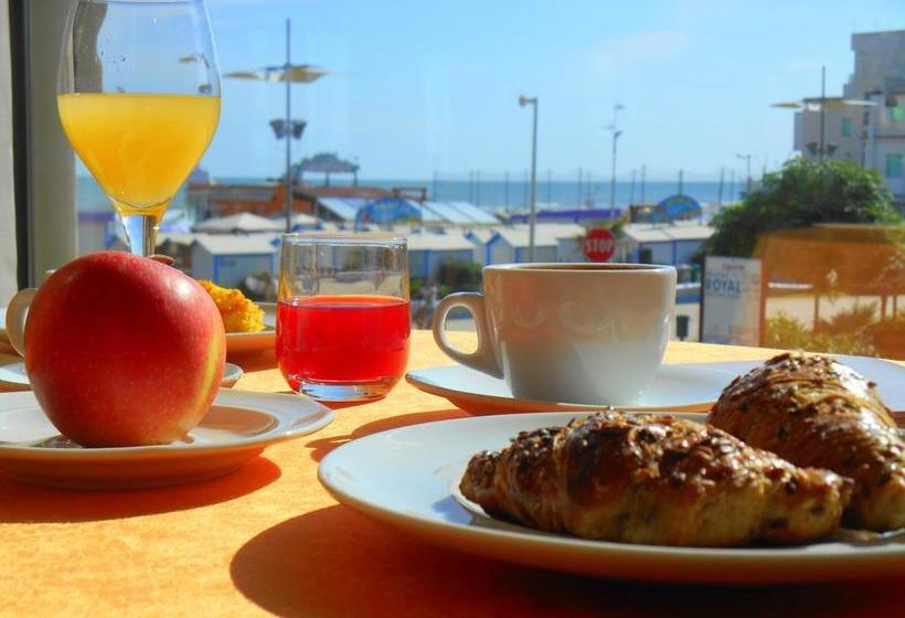 Ambasciatori Hotel   Beach Front  Breakfast Xxl & Brunch Until 12 30pm