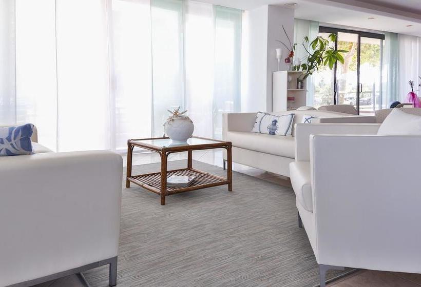 Ambasciatori Hotel   Beach Front  Breakfast Xxl & Brunch Until 12 30pm