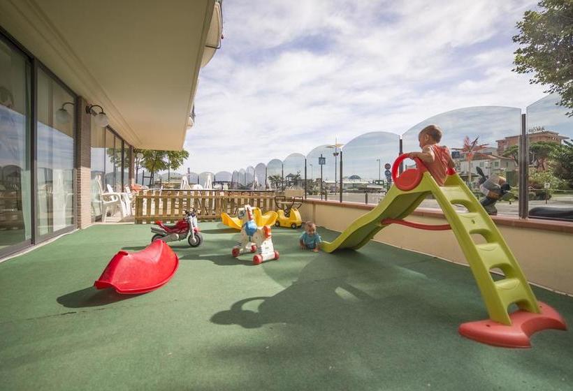 Ambasciatori Hotel   Beach Front  Breakfast Xxl & Brunch Until 12 30pm