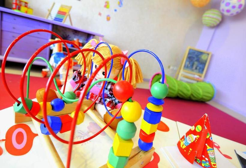 Ambasciatori Hotel   Beach Front  Breakfast Xxl & Brunch Until 12 30pm