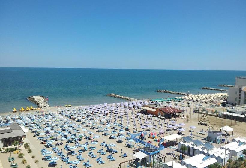 Ambasciatori Hotel   Beach Front  Breakfast Xxl & Brunch Until 12 30pm