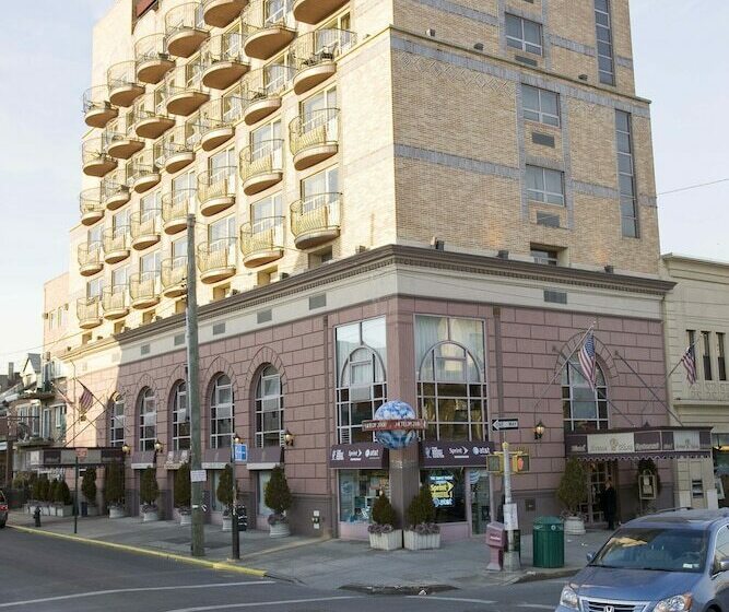 Отель The Avenue Plaza