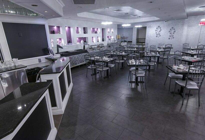 Отель The Avenue Plaza