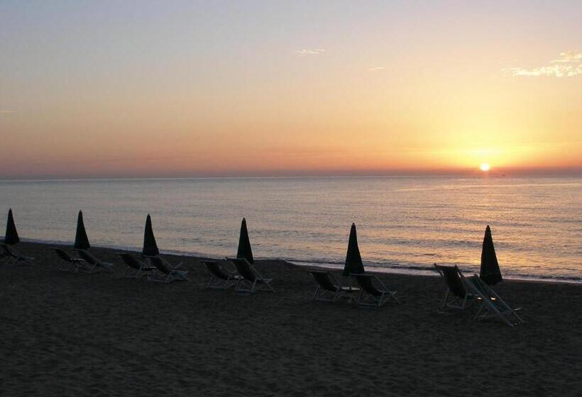 فندق Club Poseidon