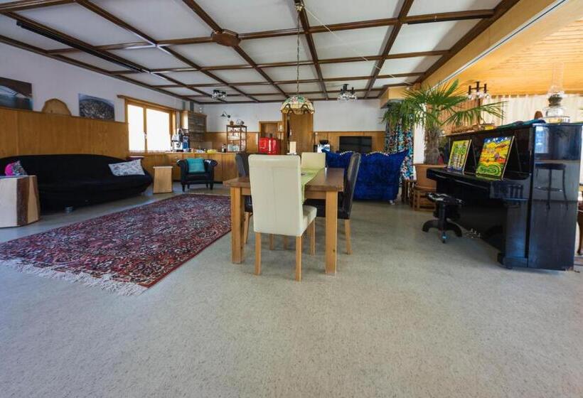 فندق Gästehaus Alpina In Fanas