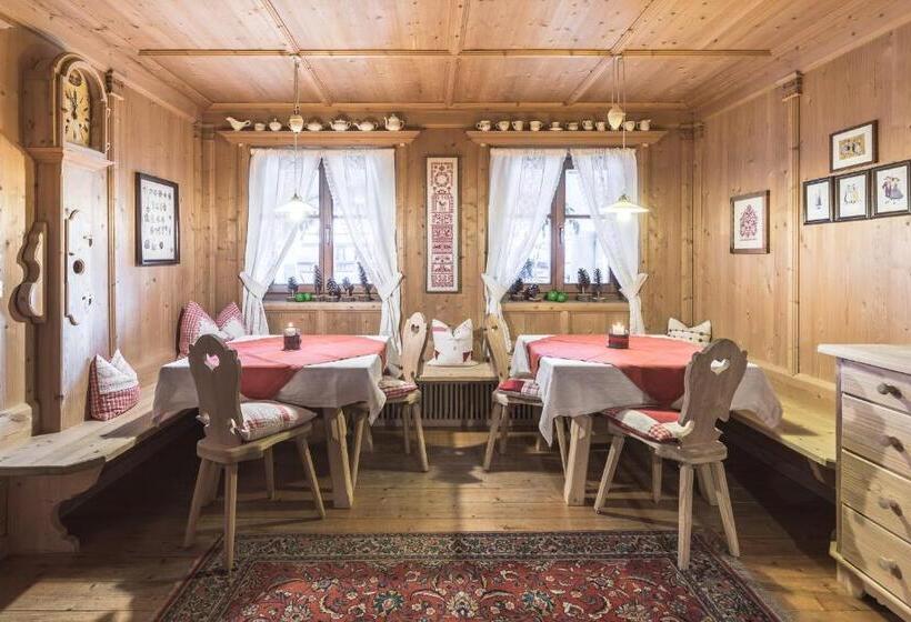 ホテル Haus Tirol
