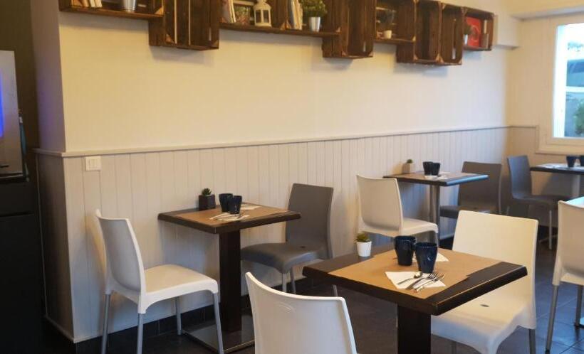 ホテル Hôtel La Baïne