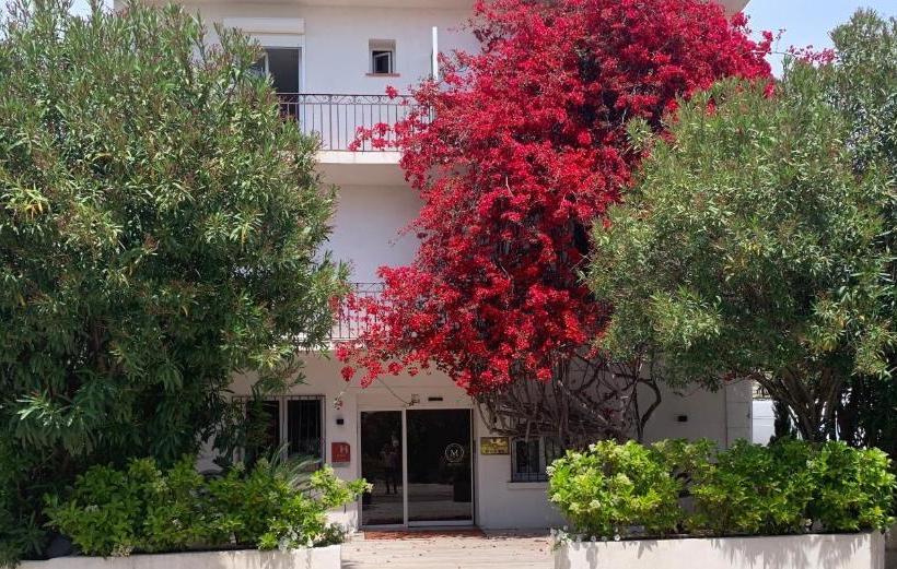 هتل Hôtel Le Mistral