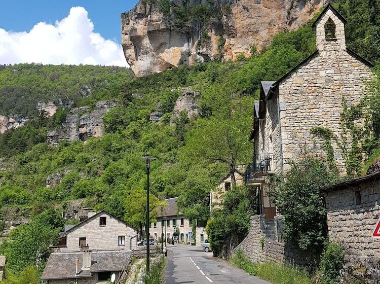 Отель Hôtel Restaurant De La Jonte