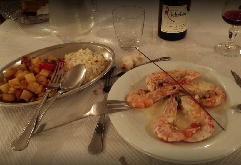 Отель Hôtel Restaurant De La Jonte