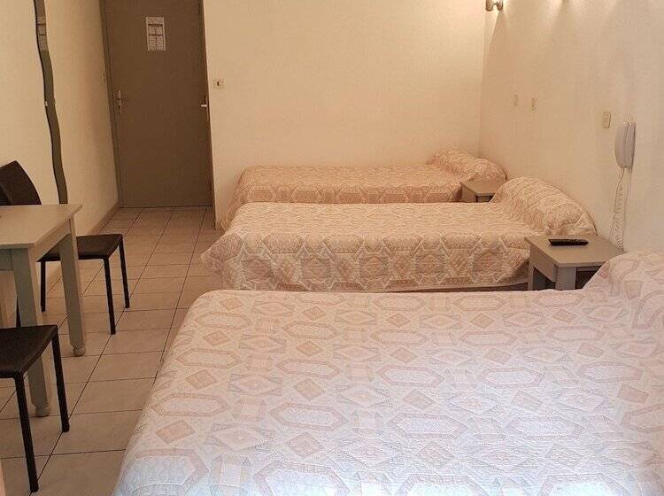 Отель Hôtel Restaurant De La Jonte