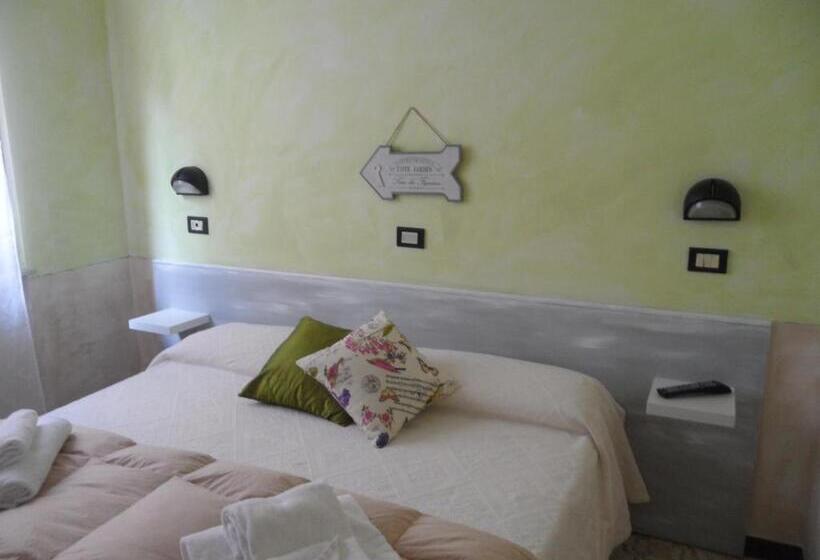 فندق L Antico Borgo Elena Noli