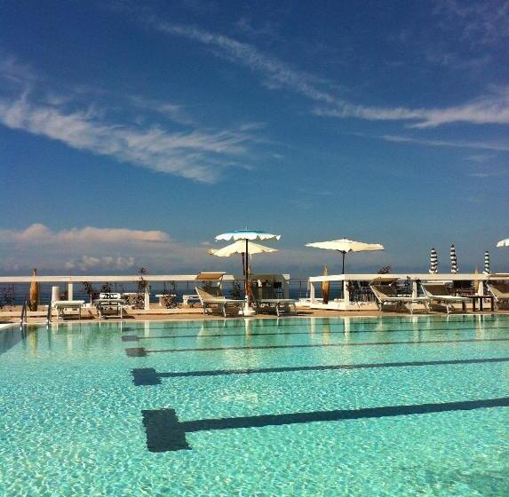 בית מלון כפרי La Rosa Dei Venti Resort