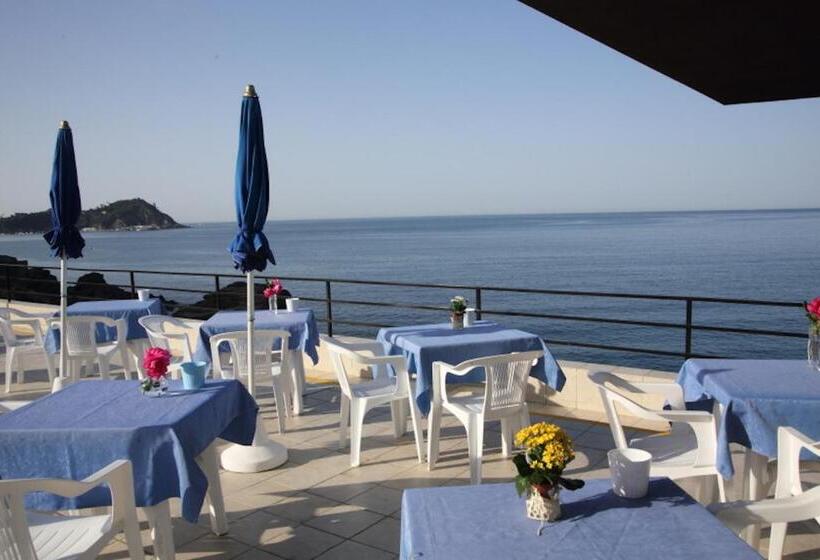 فندق La Scogliera