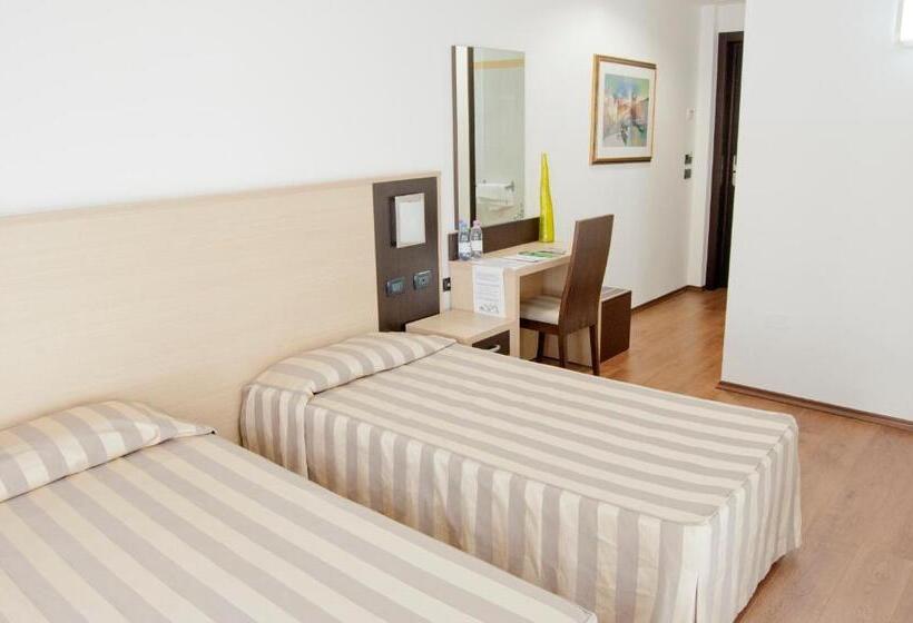 ホテル Leon Bianco